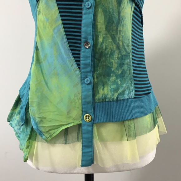 Unique Watercolour Stripe Button-down Tank Top - Picture 5 of 10